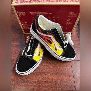 Womens 7 Vans Old Skool Suede Flame Black Low Top Shoe Sneaker New HALF BOX